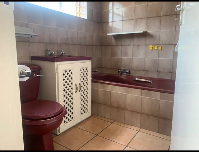 2 bed property to rent in POLLAK PARK